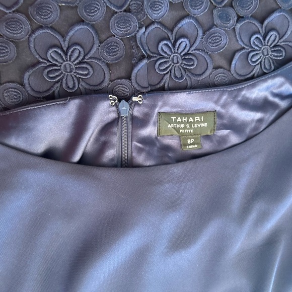 Tahari Arthur Levine dress smart casual chic Navy chiffon shift dress Sz-8P. E19 - Picture 6 of 8